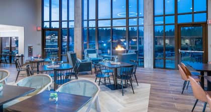 SpringHill Suites by Marriott Island Park Yellowstone