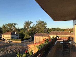 Property grounds - A house with a garden and beautiful views in La Rioja (Herramélluri)