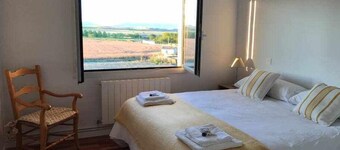 A house with a garden and beautiful views in La Rioja