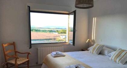 A house with a garden and beautiful views in La Rioja