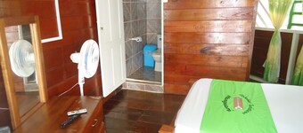 Hotel con ubicación central i Puerto Nariño.