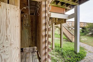 Property grounds - 5 Bedroom Direct Oceanfront Home, Amazing Views, Private Hot Tub! (North Topsail Beach)