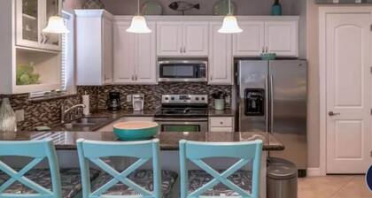 5-Star Rated South Padre Island Condo/Pool/Beach Access/ Pet Friendly