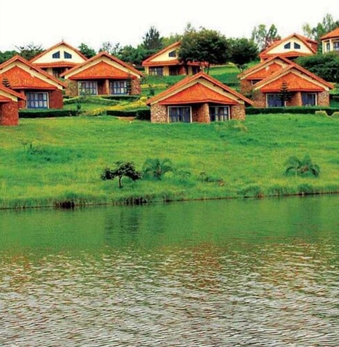 MUHAZI BEACH RESORT !!!