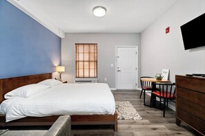 Studio Suite | Premium bedding, individually decorated, individually furnished