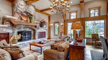 House, Multiple Beds (Grace Manor) | Living room | Flat-screen TV, fireplace, video-game console