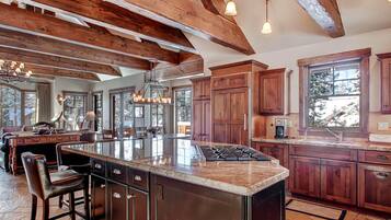 House, Multiple Beds (Rustic Timber Lodge) | Private kitchen | Fridge, microwave, oven, stovetop