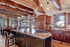 Private kitchen - Rustic Timber Lodge (Breckenridge)