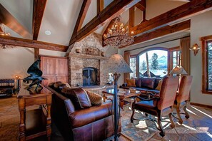 Living room - Rustic Timber Lodge (Breckenridge)