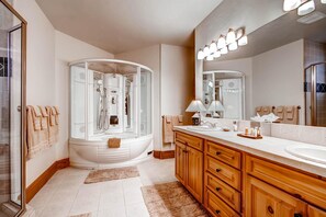 Ferienhaus, Mehrere Betten (Beaver's Lodge) | Badezimmer | Haartrockner, Seife, Shampoo