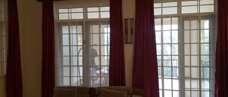 TV, fireplace, offices