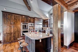 House, Multiple Beds (Grand Vista Lodge) | Private kitchen | Fridge, oven, toaster - Grand Vista Lodge (Breckenridge)