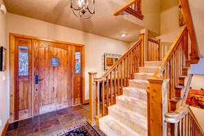 House, Multiple Beds (Clare's in Town) | Living room | TV, fireplace, table tennis - Clare's in Town (Breckenridge)