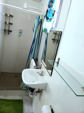 Shower, towels