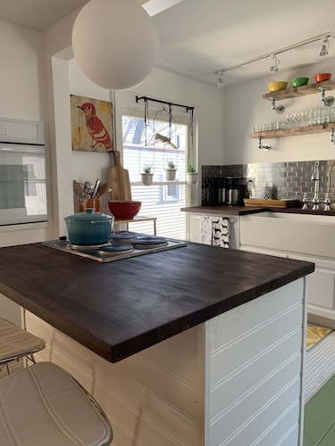 The Strand House with hot tub