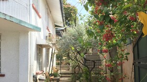 Property entrance - Oasis Petrea (Port of Spain)