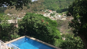 Outdoor pool - Oasis Petrea (Port of Spain)