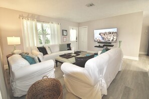 تلفزيون، ستيريو، مكتب