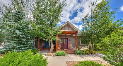 Amazing Mountain and Lake Views~3 miles to RMNP Entrance~Peaceful area of Estes!