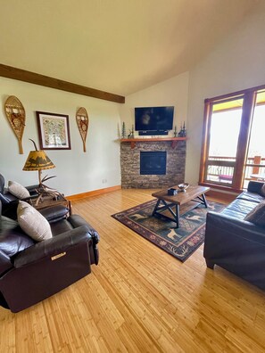 Televisor intel·ligent, llar de foc, videojocs i reproductor de DVD 