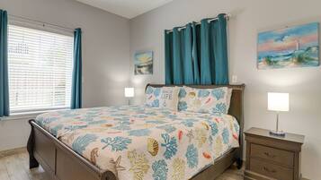 3 bedrooms, desk, iron/ironing board, internet