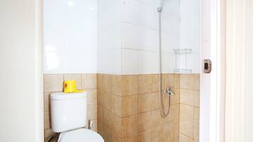 Habitació | Bany | Dutxa i tovalloles