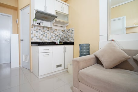 Room | Living area | 32-inch TV with satellite channels