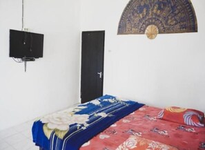 Bed sheets - Marroan Guest House (Samosir)