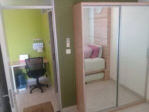 Penthouse | Individuell dekoriert, individuell eingerichtet, Schreibtisch