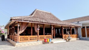 Exterior - Griya Limasan Hotel (Wonosari)