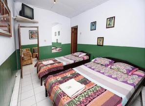 Standard-Doppelzimmer (with Fan) | Laptopgeeigneter Arbeitsplatz, Bettwäsche