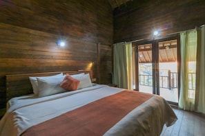 Standard Double Bed Room | Laptop workspace, free WiFi - Waterside Inn Nusa Penida (Penida Island)