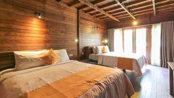 Standard tvåbäddsrum (for 4 pax) | 1 sovrum, arbetsyta för laptop och gratis wi-fi