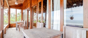 Adinda Beach Hotel and Villa