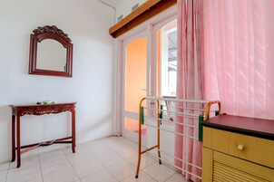 高级房 | 办公桌、免费 WiFi、床单