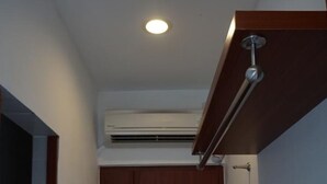 Unclassified image, 2 of 26, button - Cemerlang Inn (Palembang)
