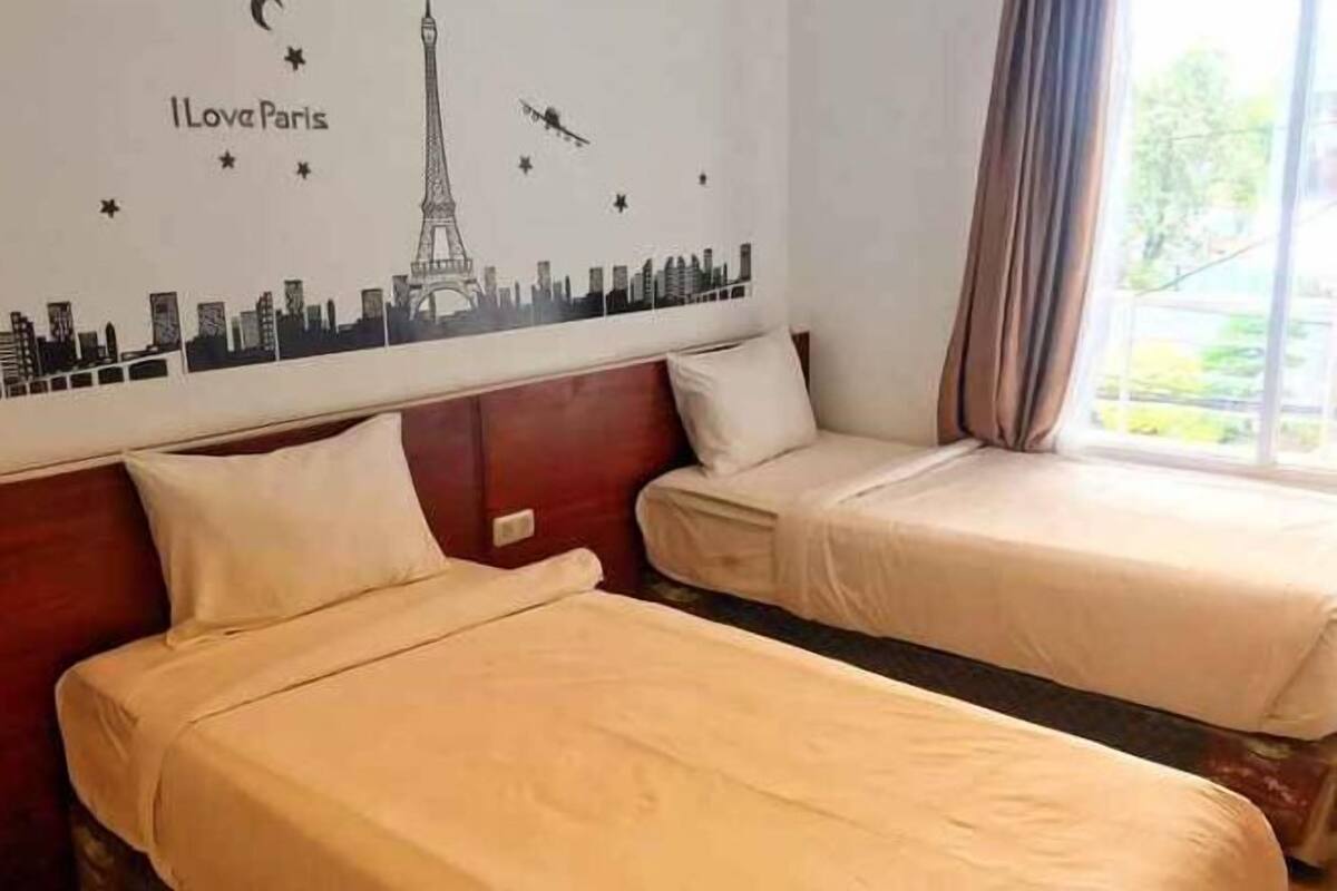 Laptop workspace, free WiFi