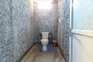 Bathroom - Hostel Bukit Sangcure (Penida Island)
