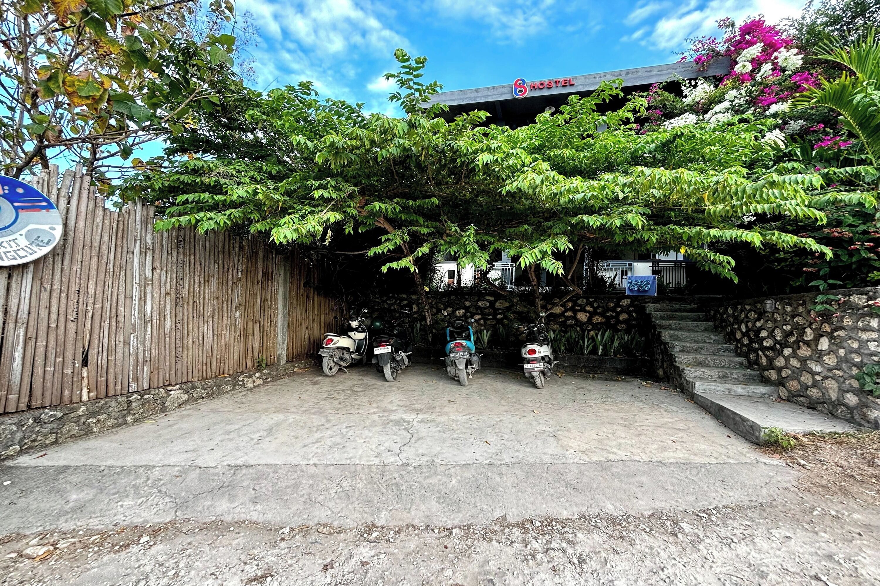 Parkir mandiri gratis