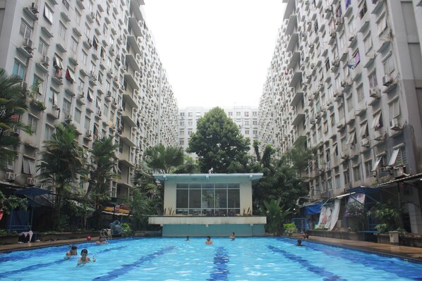 Pool - Daddy's Room Apartemen City Park (Jakarta)