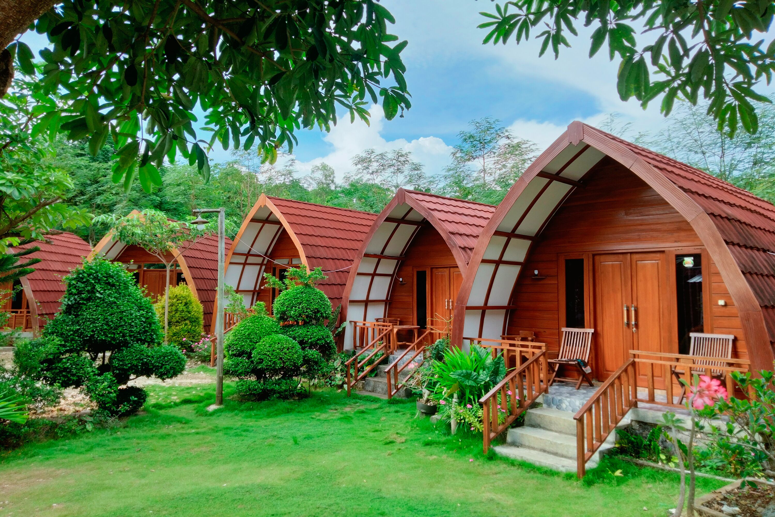 家庭房 | 办公桌、床单