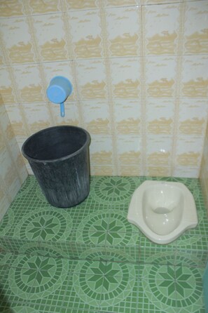 Double Room | Bathroom - Penginapan Putra Darma (Tepus)