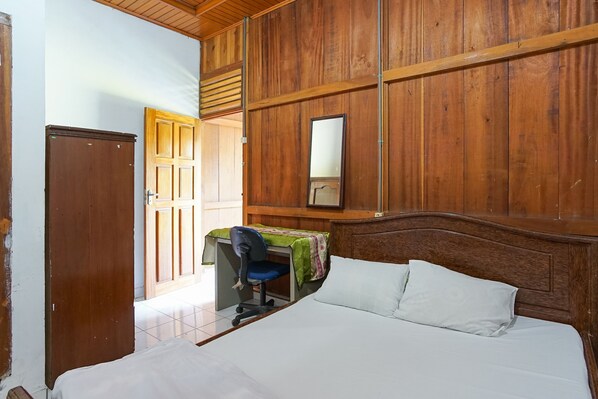 Kahden hengen superior-huone | Työpöytä, äänieristys, silitysrauta/-lauta, vuodevaatteet