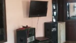 1 Villa with 3 Bedroom | Desk, WiFi (free), bed sheets - Villa Wahyu Pitu (Prigen)