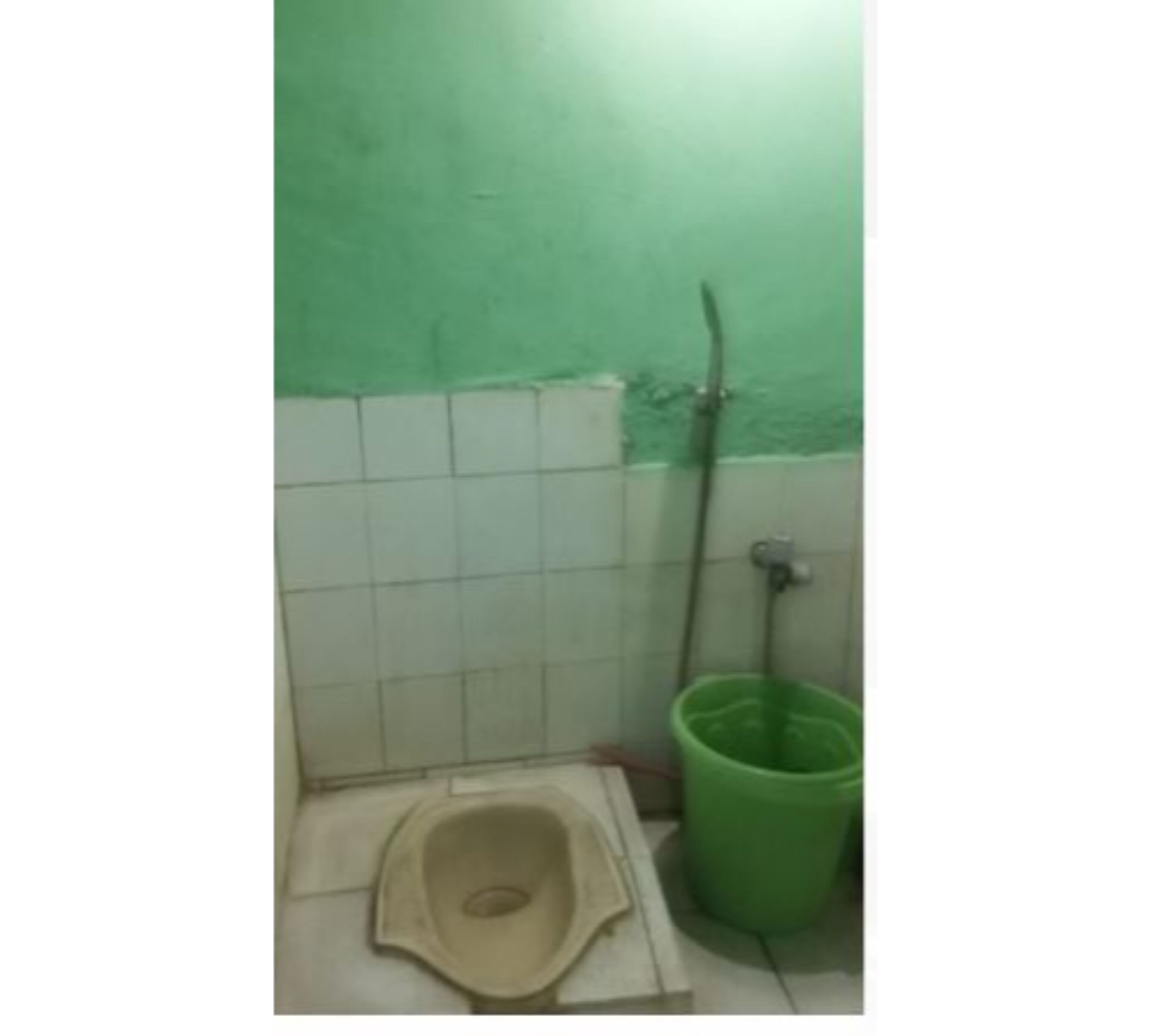 shower, rainfall showerhead, free toiletries, towels