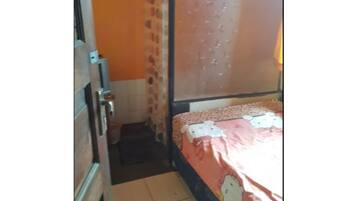 Skrivebord, gratis Wi-Fi, sengetøj