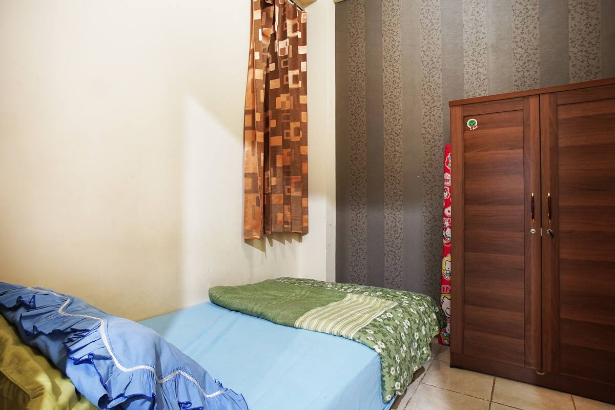 Room, 2 Bedrooms | Desk, bed sheets