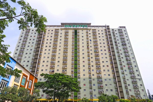 Exterior - The Suites Metro Apartment by Lupie Dewi (Bandung)