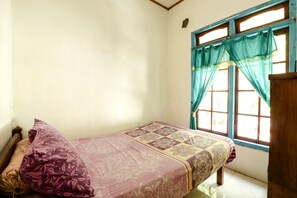 Bed sheets - Homestay Mbah Parni (Kokap)