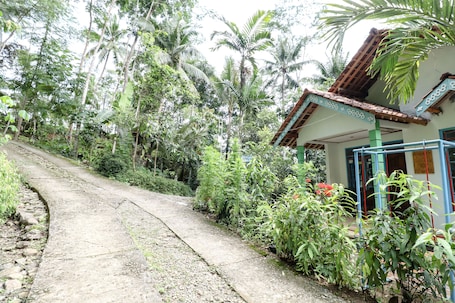 Property entrance. Homestay Mbah Parni
